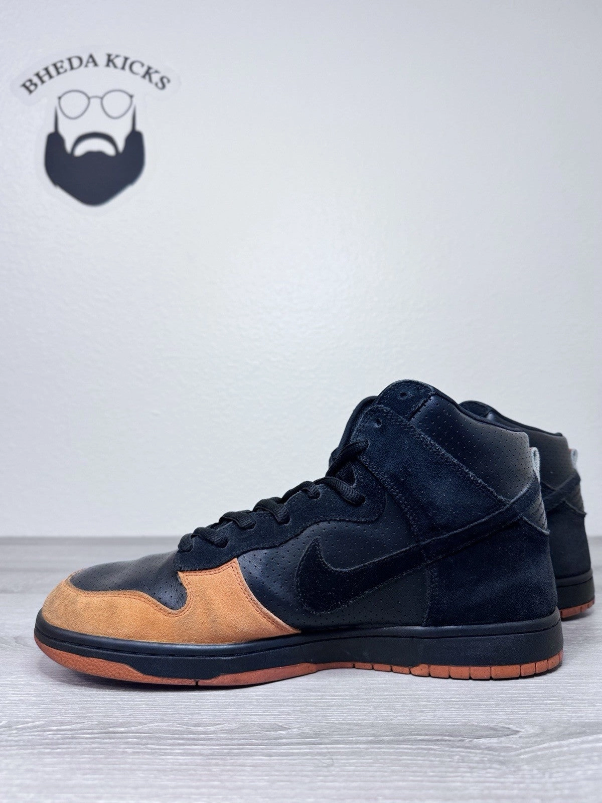 Asics Volleyball Shoes Uk Size 12 - Nike SB Dunk High Black Solar Orange 305050-005 Preowned Authentic