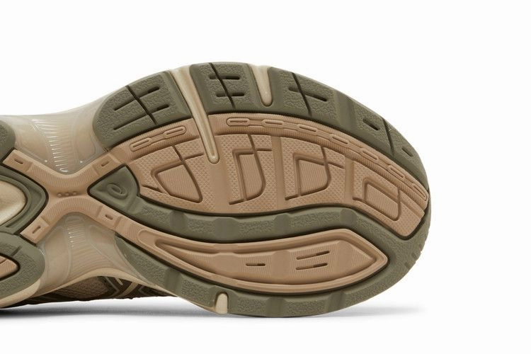 Shoes Similar To Asics Kayano ASICS Gel-Venture 6 Kirsh Silver Red Cream