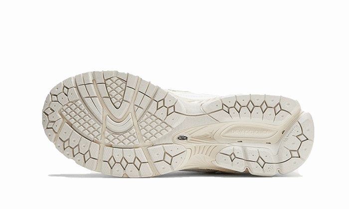 1906D Protection Pack White Leather Black New Balance 1906r