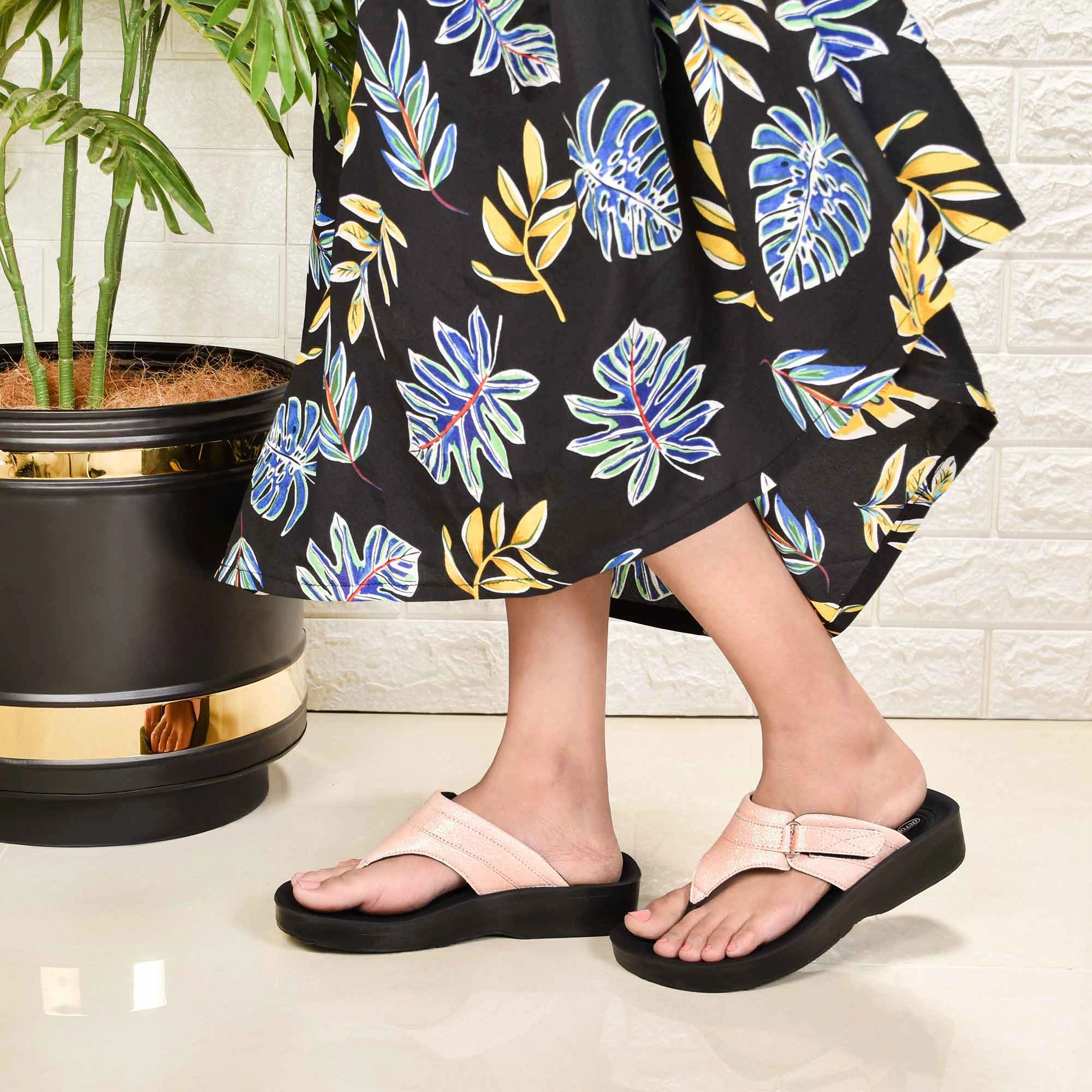 Glynis Thong Sandals with Arch Support for Women Alo Sandals