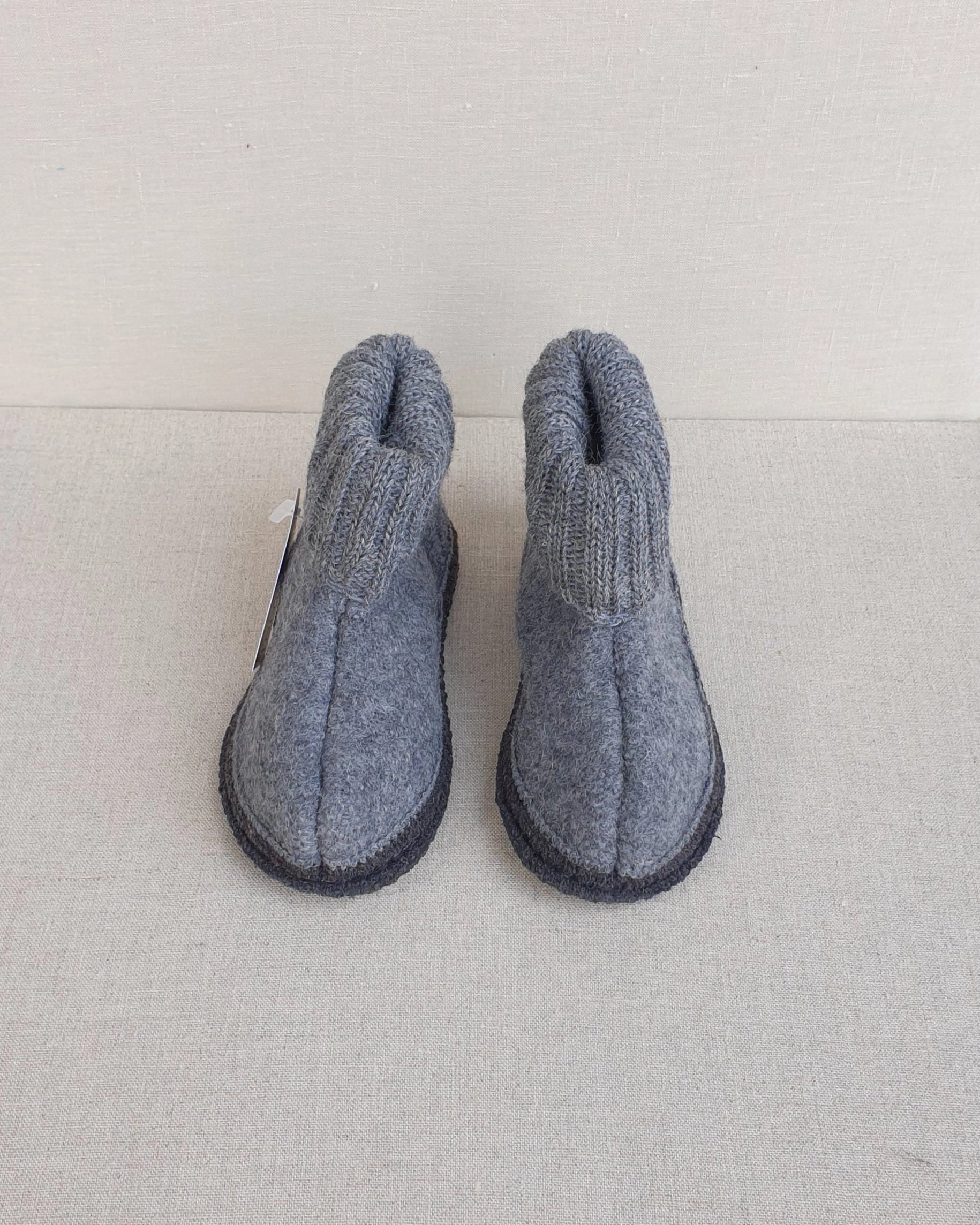 Bergstein Cozy Slippers Grey Slides With Pearls