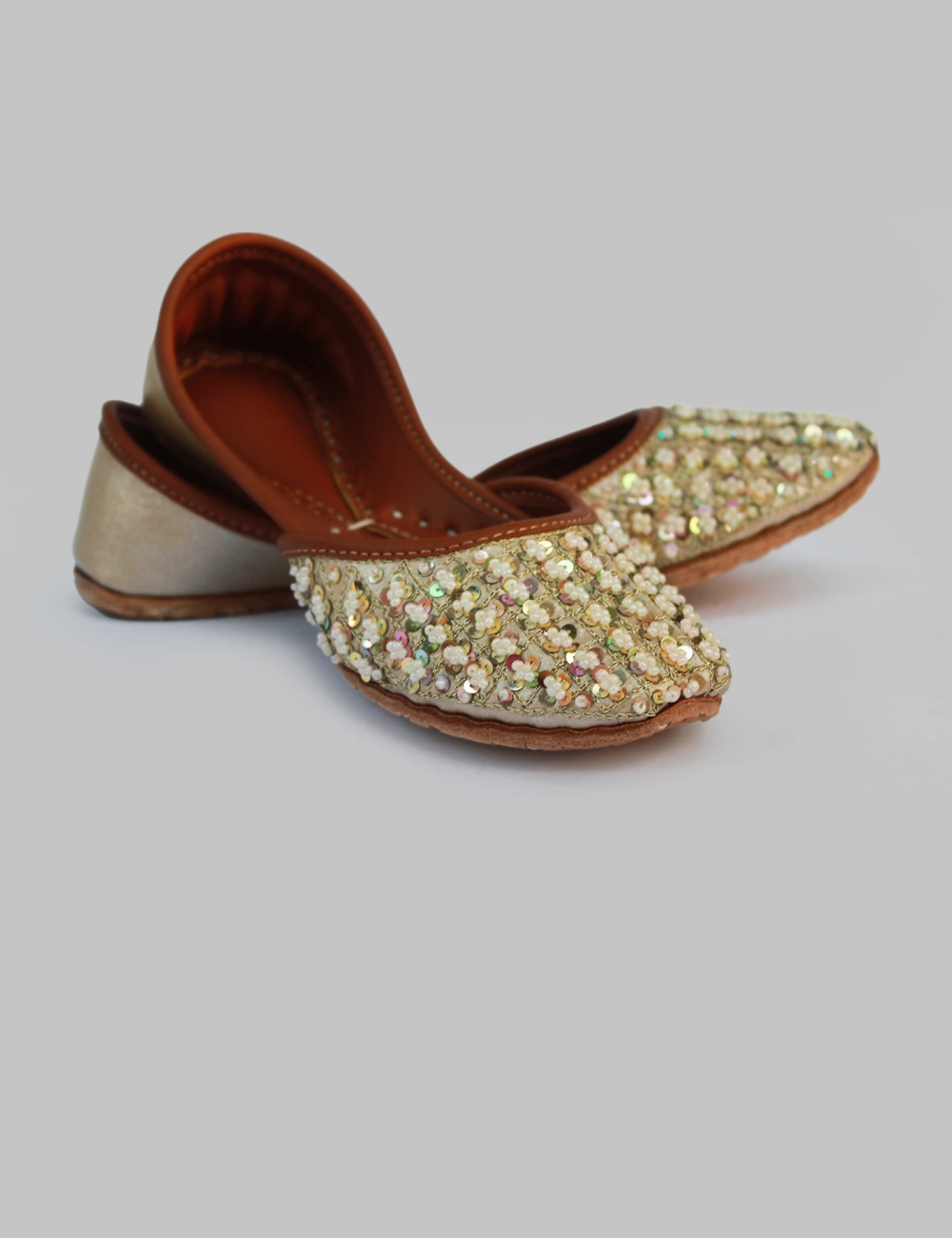 How To Lace Running Shoes Golden | Fancy Khussa for Women