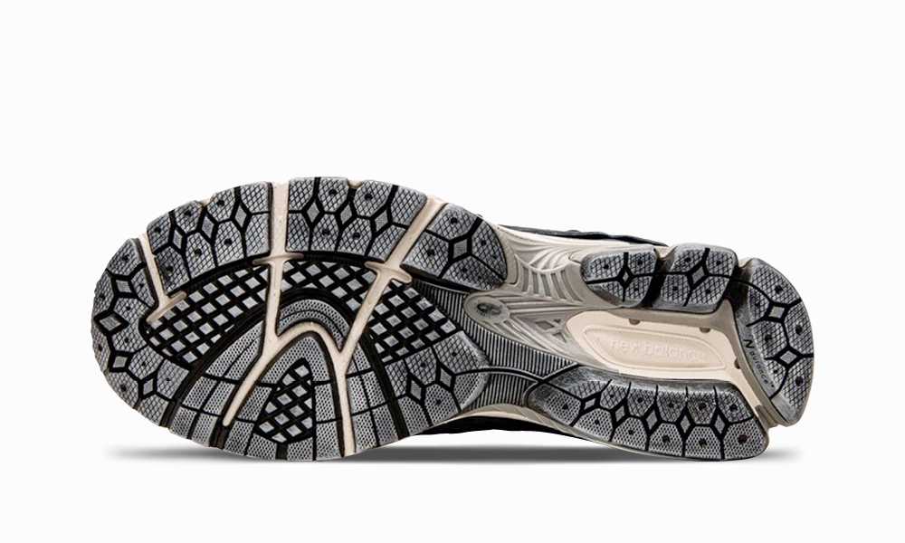 New Balance 2002R Protection Pack Dark Navy Hot Pink New Balance 9060