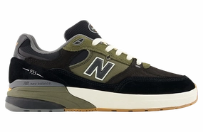 New Balance 933 Andrew Reynolds - (Black/Olive) New Balance Fresh Foam Contend V2