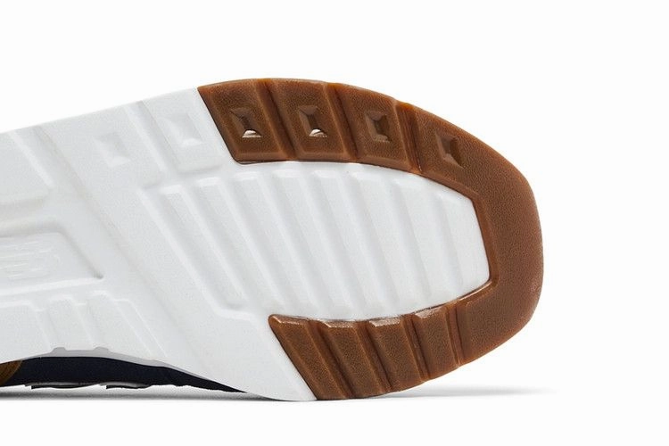 Where Do New Balance Shoes Ship From New Balance 997H Black