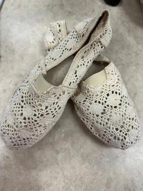 Esprit Cream Shoes, 7.5 Best Shoes For Overweight Flat Feet