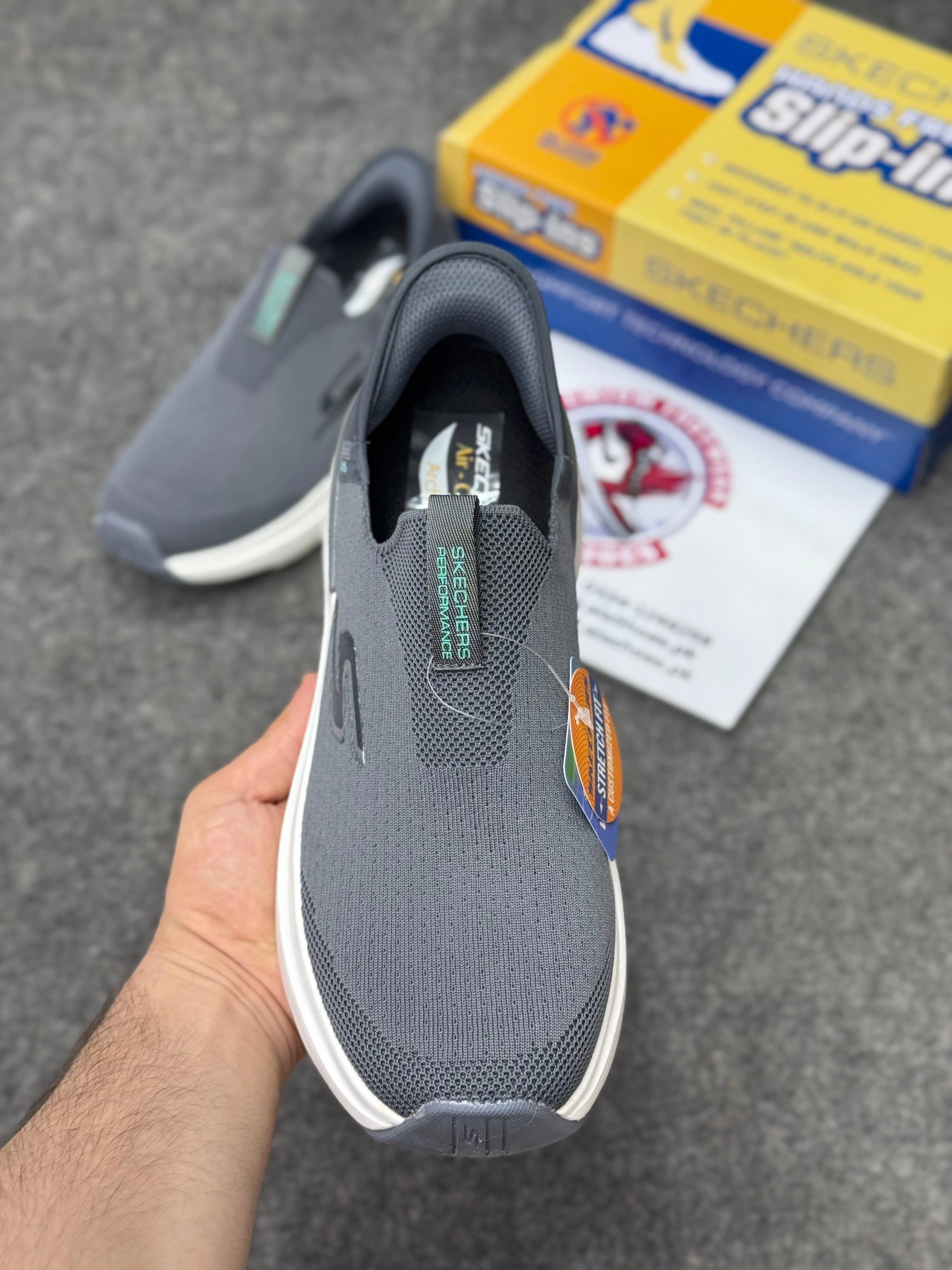 Running Lifting Shoes Skechers Slip-ins: Max Cushioning Hyper Burst Grey white, Air-Cooled Memory Foam