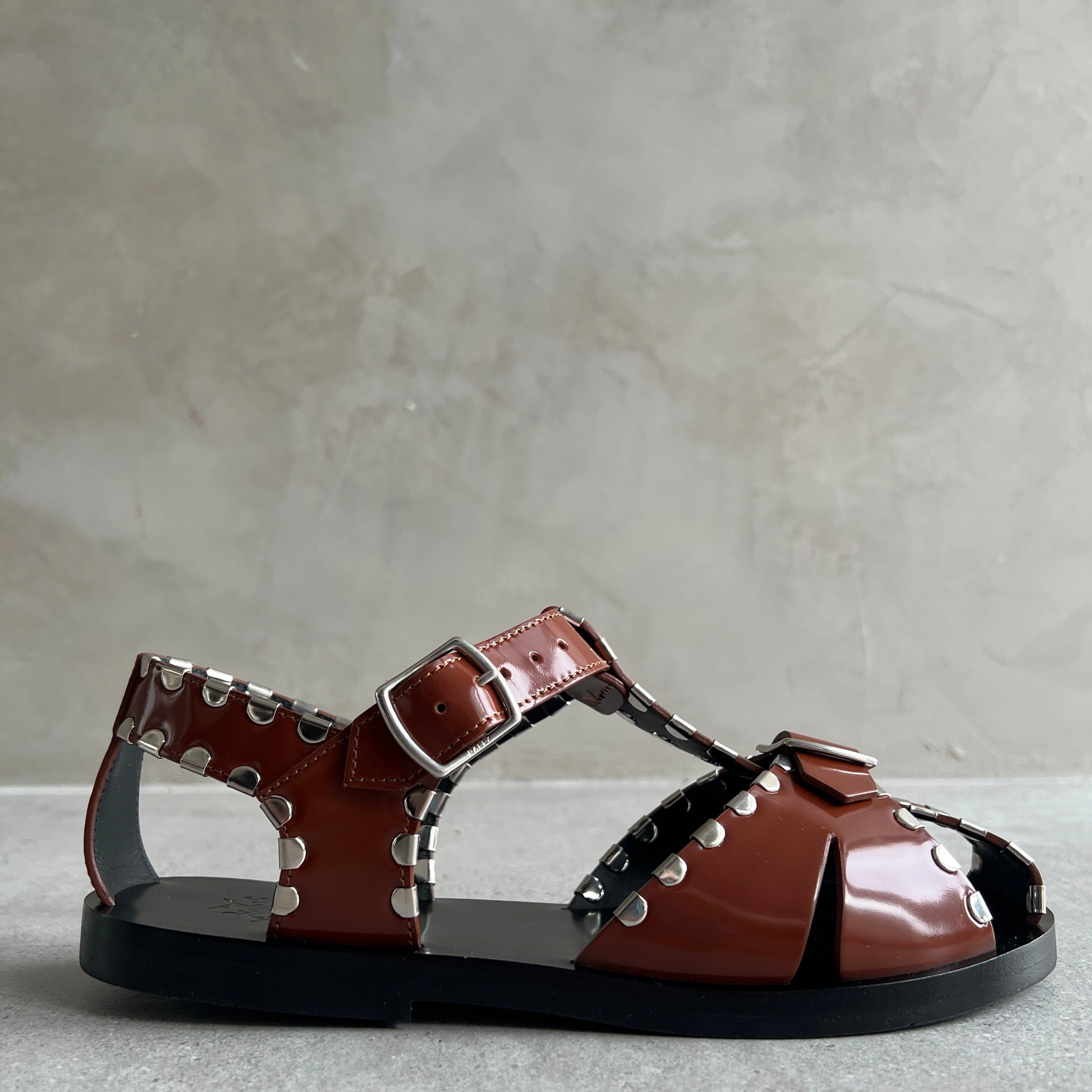 Lifting Shoes Flat Salis Pasley Flat Sandal, Russet