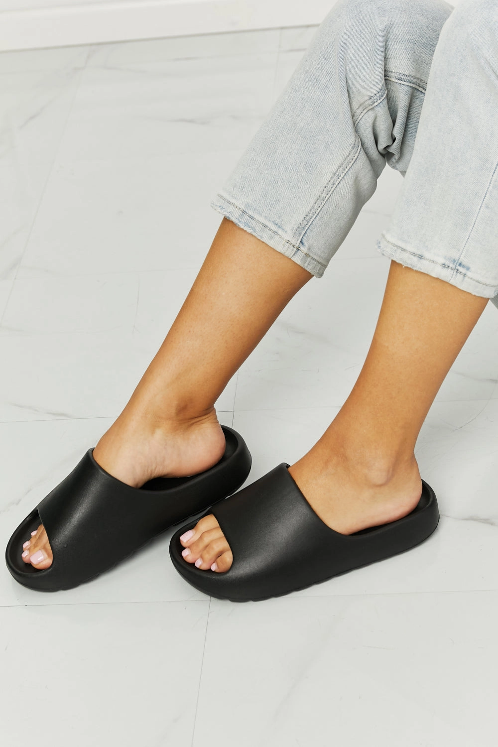 Ariat Square Toe Slippers NOOK JOI In My Comfort Zone Slides in Black