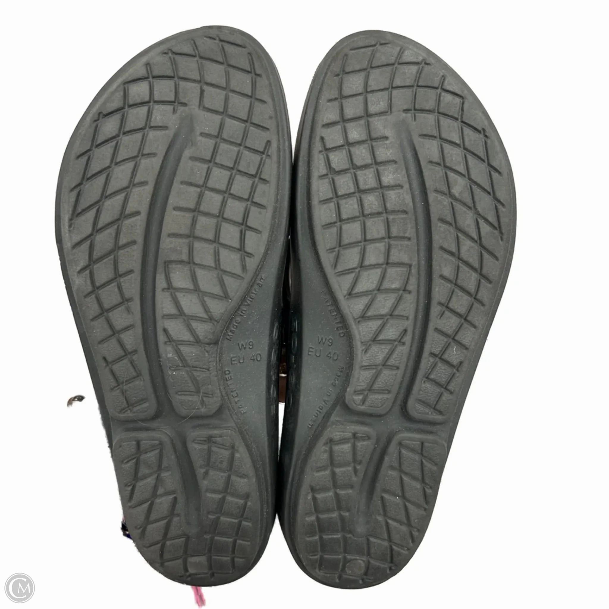 The Row Rubber Flip Flops Sandals Flip Flops By Oofos In Black, Size: 9.5