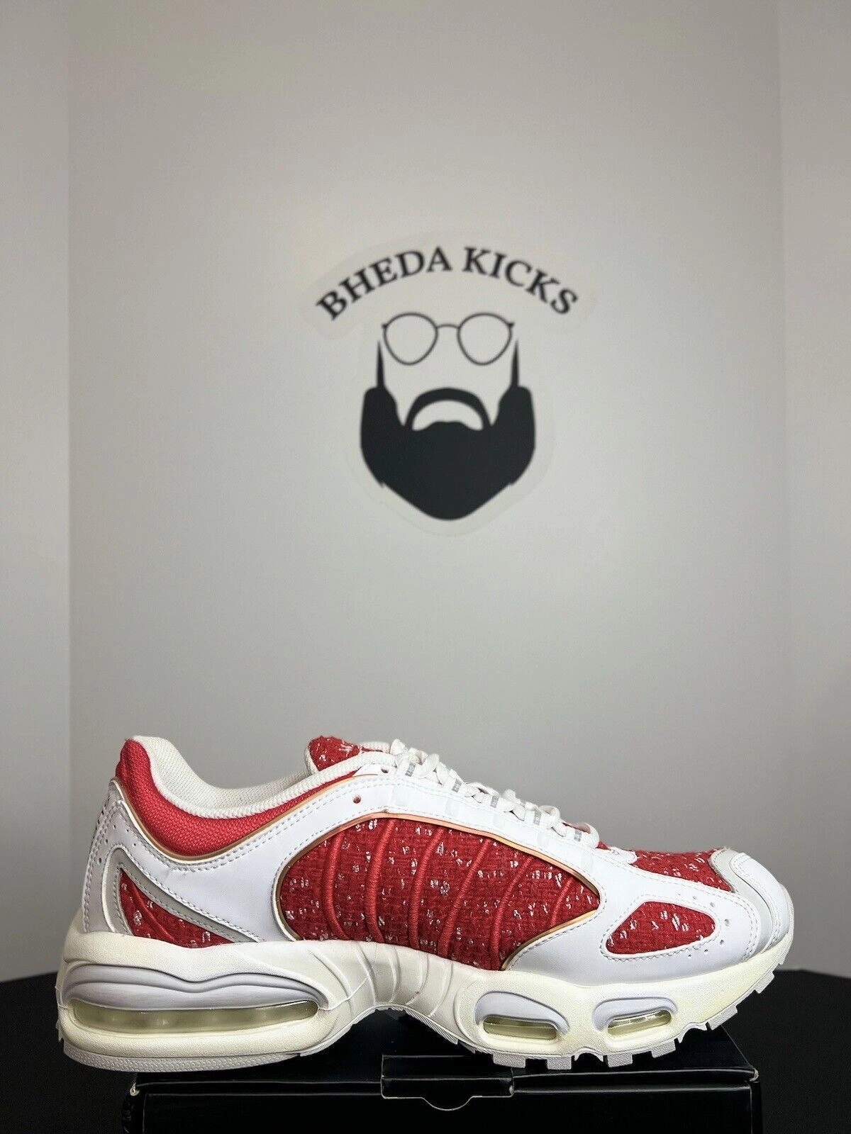 Asics Running Shoes Sale Nike Air Max Tailwind 4 Supreme University Red AT3854-100 Mens Size 11.5