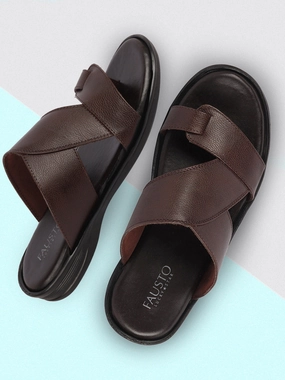 Men Brown Daily Indoor Outdoor Multi Strap Toe Ring Slip On Slipper Slip On House Slippers