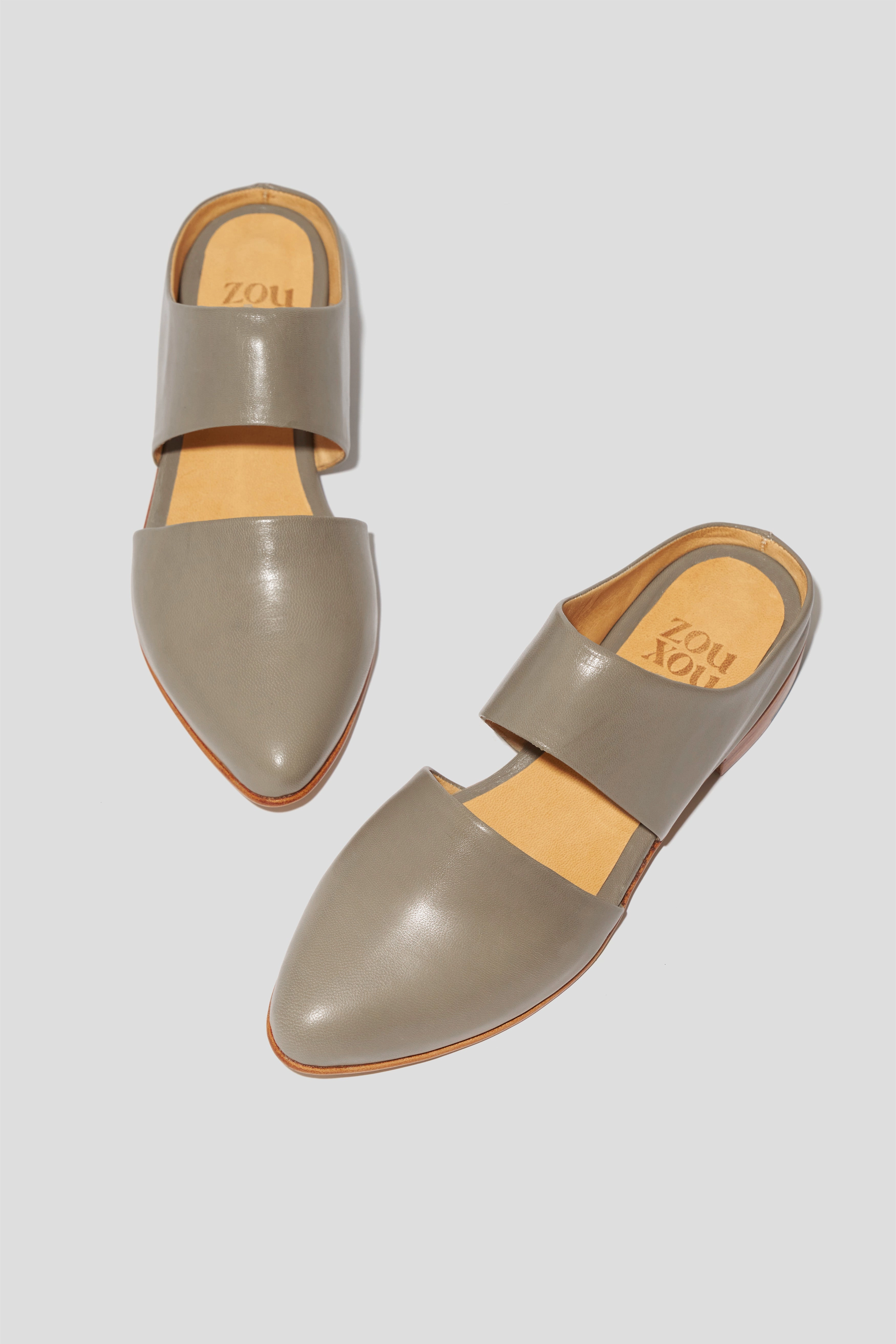 Flat Golf Shoes Mule in Shiitake
