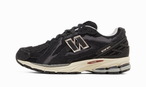 New Balance 2002r Eclipse Navy New Balance 1906D Protection Pack Black