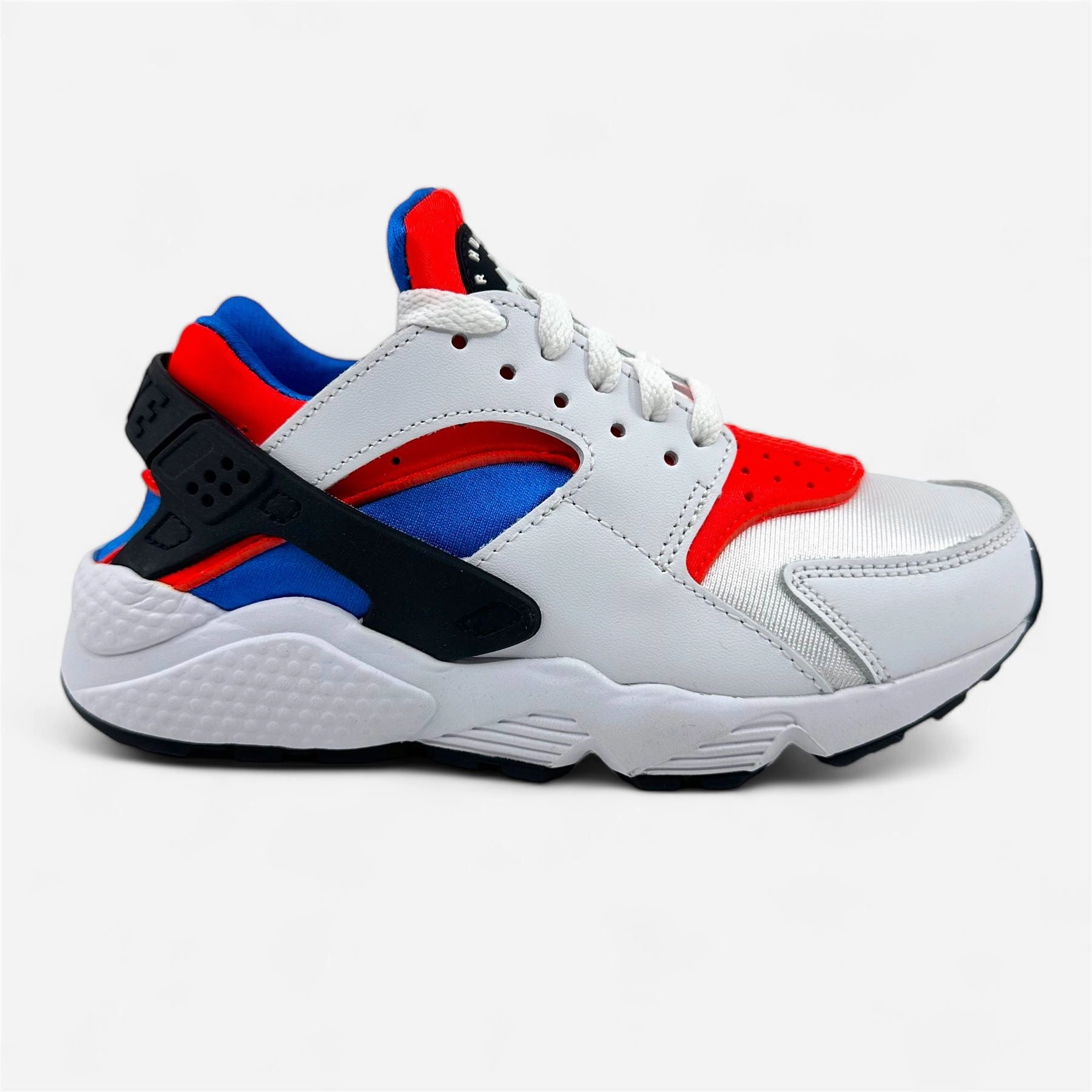 Nike Air Huarache White Black Bright Crimson Womens Size 6 Athletic Sneaker Running Shoes San Diego Ca