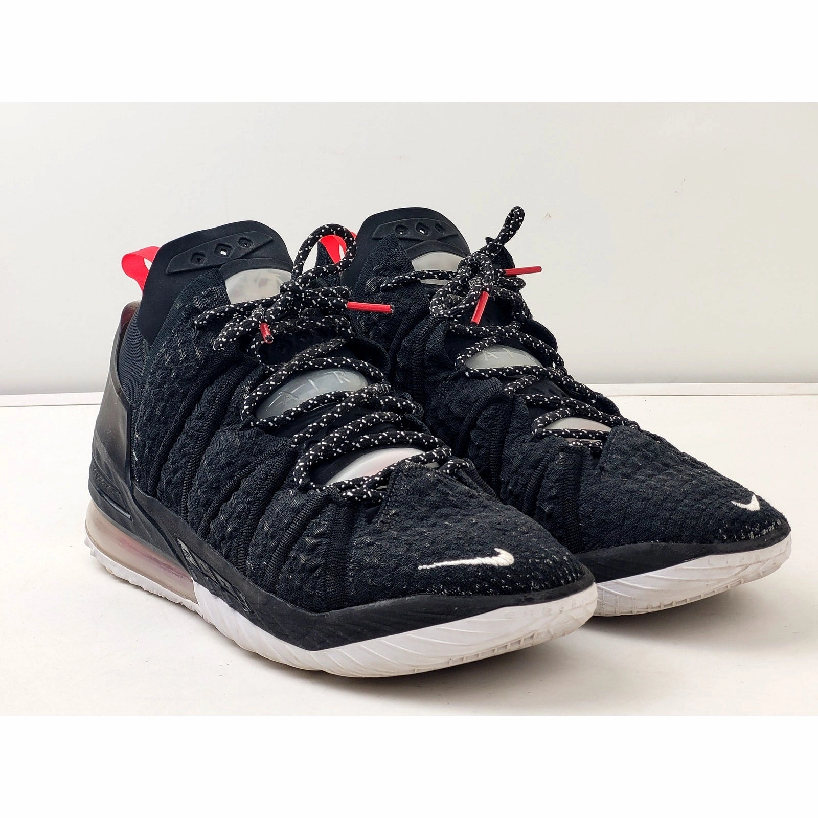 Weightlifting Shoes Asics Nike LeBron 18 XVIII Bred Black & Red Basketball Sneakers Men's Sz 9.5