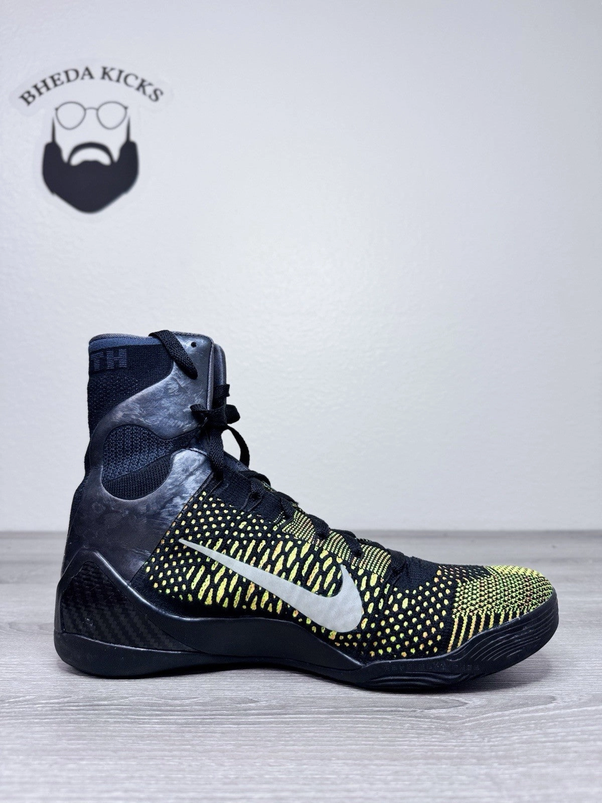 Size 10.5 - Nike Kobe 9 Elite inspiration 630847-004 Preowned Authentic Asics Running Shoes Carbon