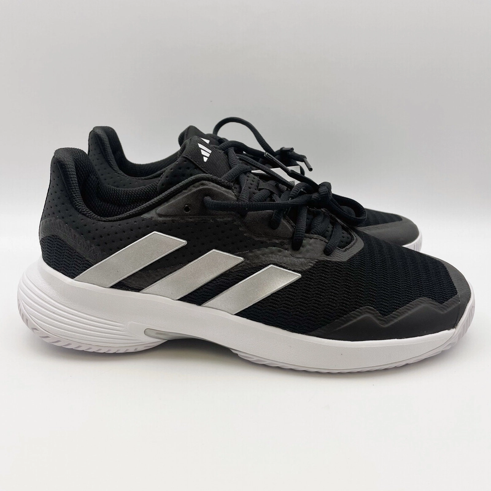 Adidas New Shoes Soccer Adidas Women's CourtJam Control Athletic Shoes US 9.5 Black White Tennis NIB