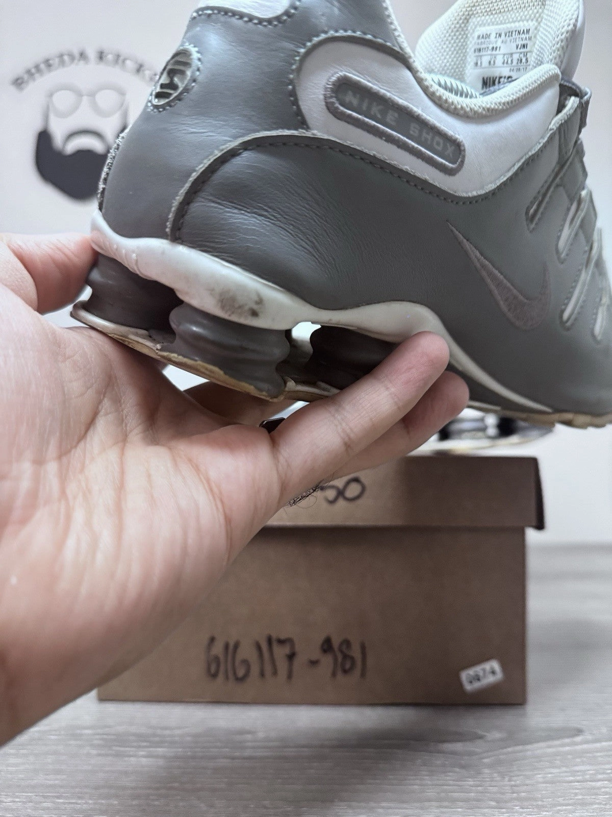 Size 10.5 - Nike ID Shox NZ Grey White Gym Running Shoes 616117-981 OG Sydney Marathon Asics Shoes