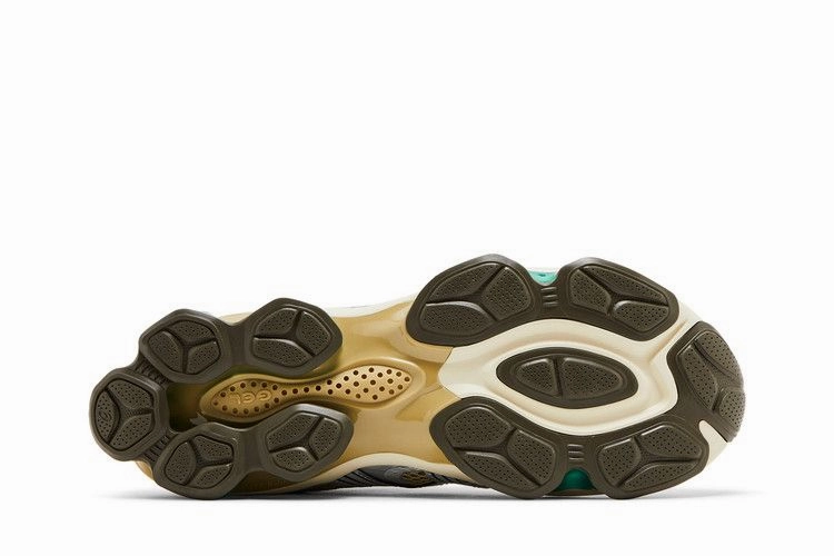 ASICS Gel-Quantum Kinetic Khaki Beige Pure Silver Asics Wrestling Shoes Aggressor 3