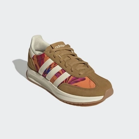 RUN 70S 2.0 FARM SHOES - Gold Ochre/Warm Vanilla/Gum10 Adidas Indoor Shoes