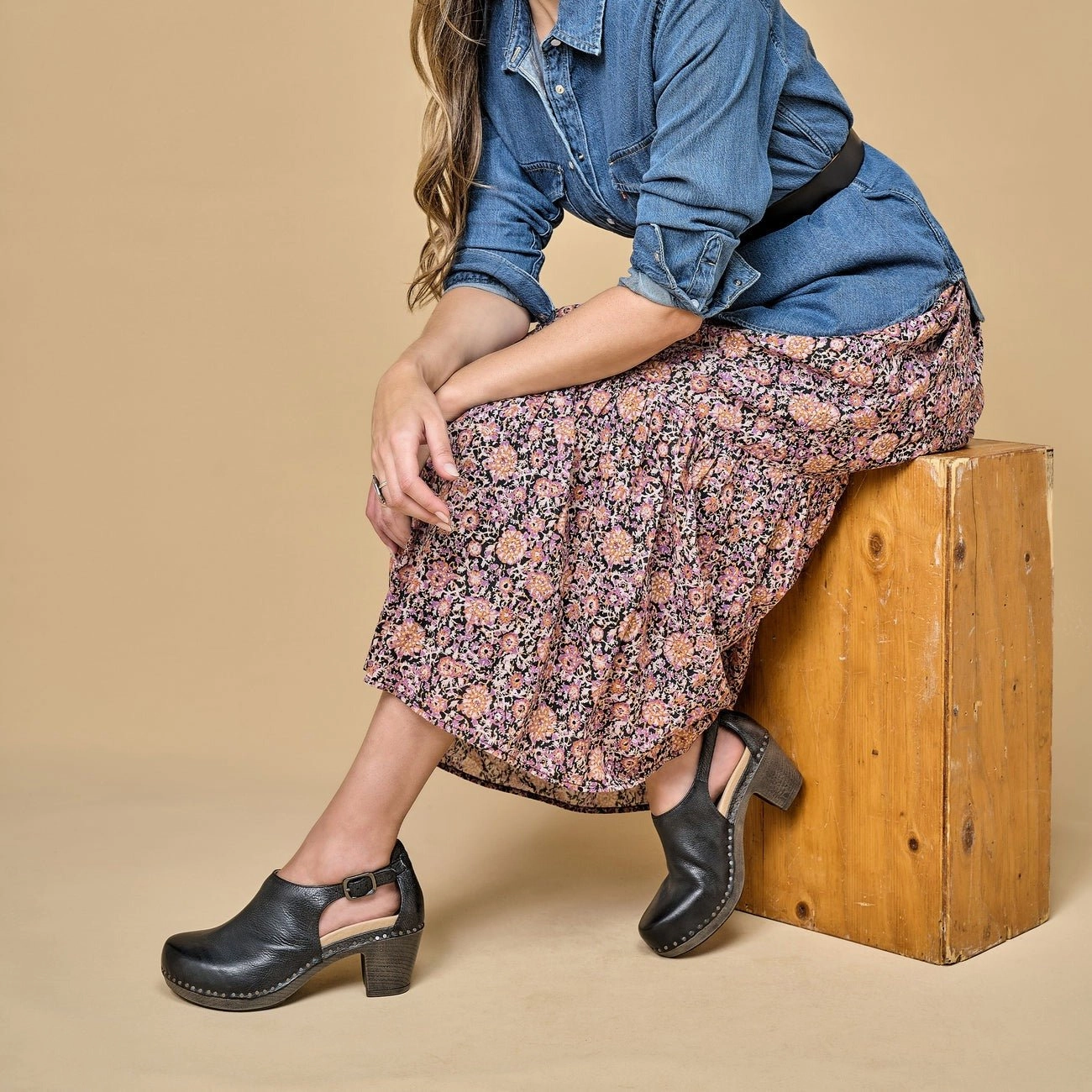 Sassy | Milled Burnished | Black Casual Shoes For Men White