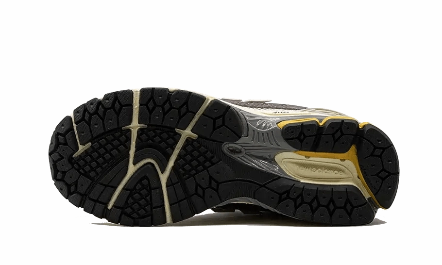 1906R Licorice New Balance Women's 530