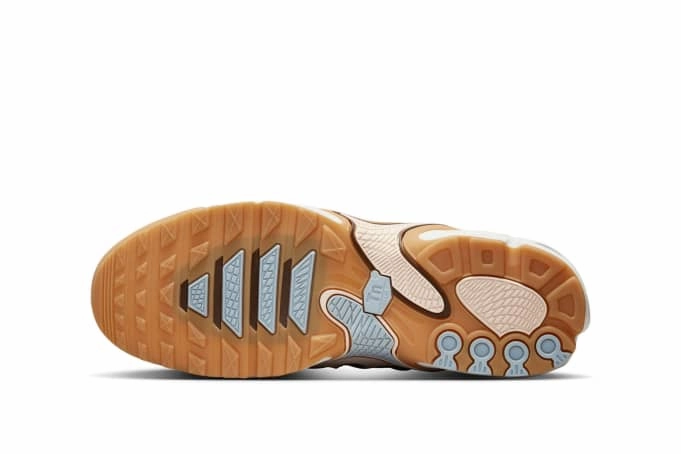 Asics Conviction X Cross Trainer Shoe Nike Air Max Plus Drift 'Beige Cacao'