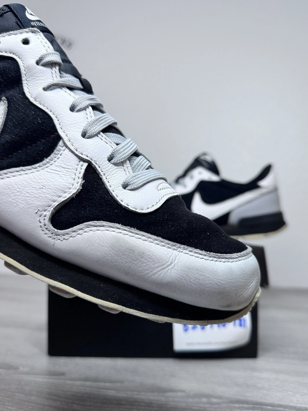 Size 10 - Nike Internationalist iD Shoes 828790-981 Preowned Authentic Rare Asics Carbon Plated Shoes