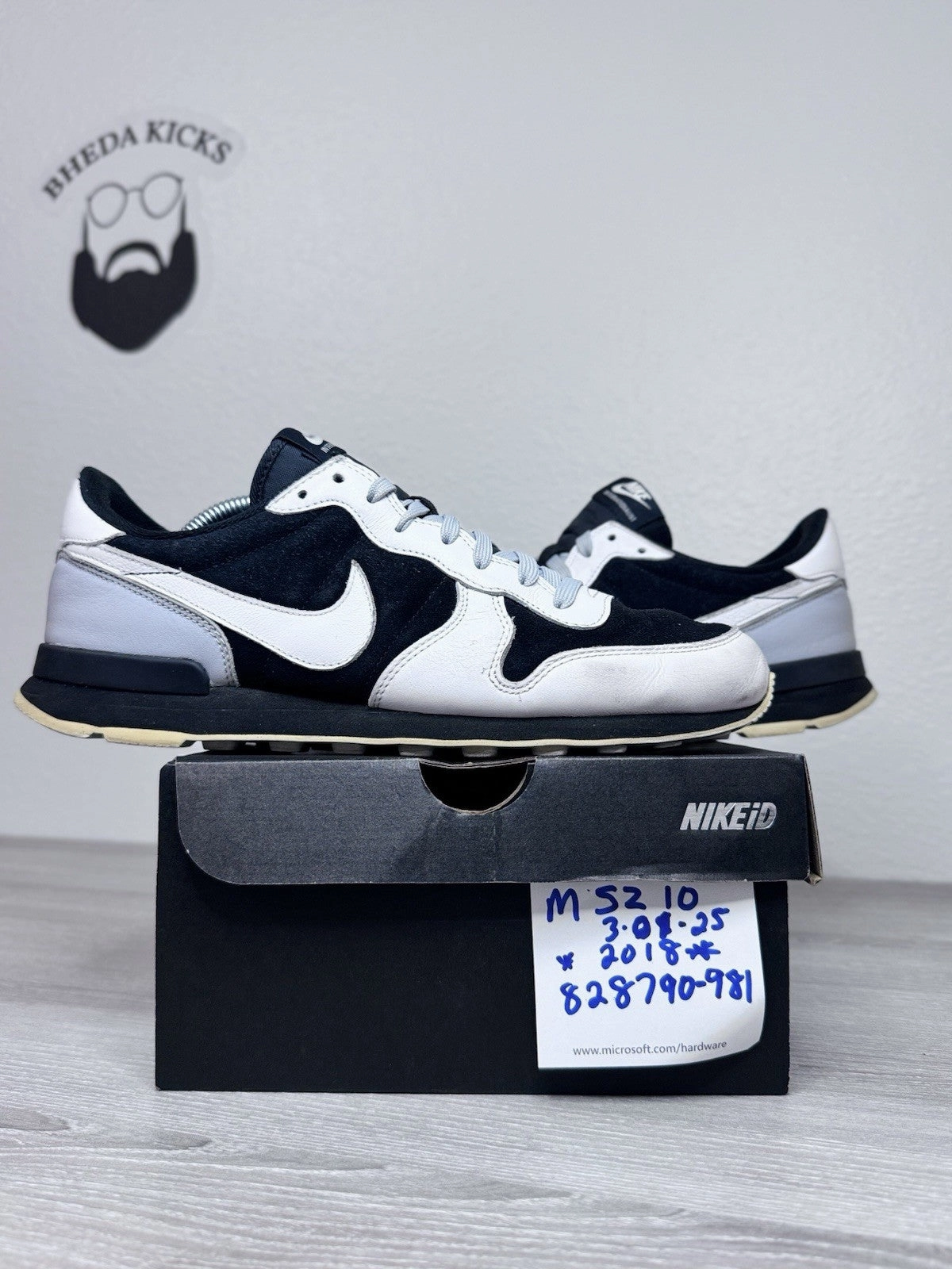 Size 10 - Nike Internationalist iD Shoes 828790-981 Preowned Authentic Rare Asics Gel Neutral Running Shoe