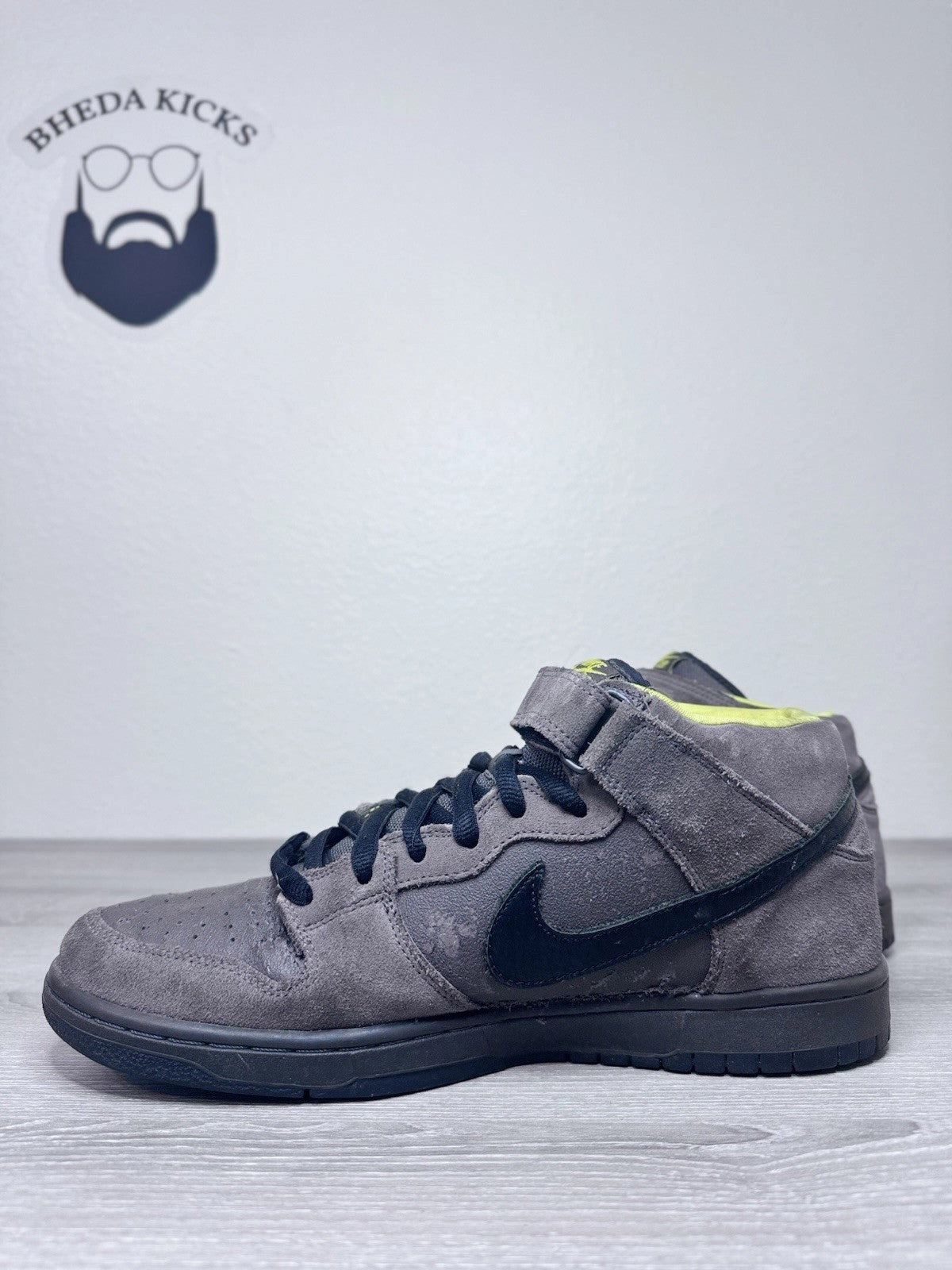 Size 12 - Nike Dunk Pro SB Mid Batman 314383-003 Preowned Authentic Sydney Marathon Asics Shoes