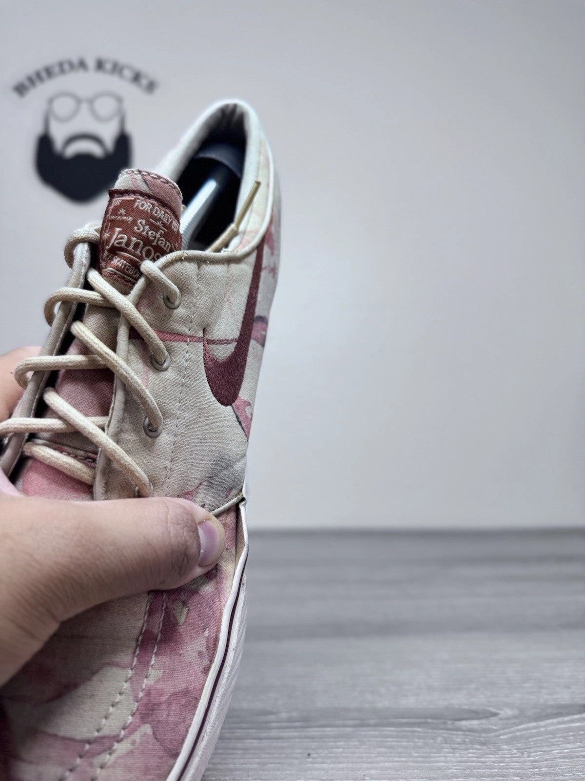 Size 12 - Nike SB Zoom Stefan Janoski Wino Blood Splatter 333824-102 Preowned Asics Gel Dedicate 8 Pickleball Shoes