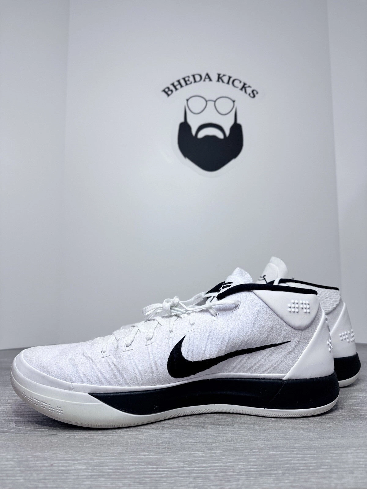 Size 15 - Nike Kobe A.D. Mid White black Suede (942521-101) Preowned Non Slip Asics Shoes