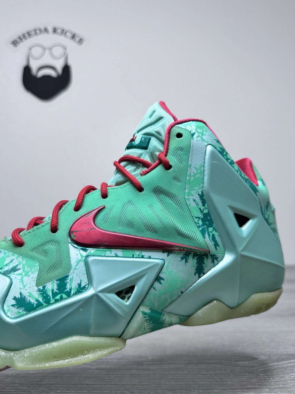 Size 7y - Nike LeBron 11 Green Glow Christmas Basketball Shoes 621712-301 Asics Shoe Chart