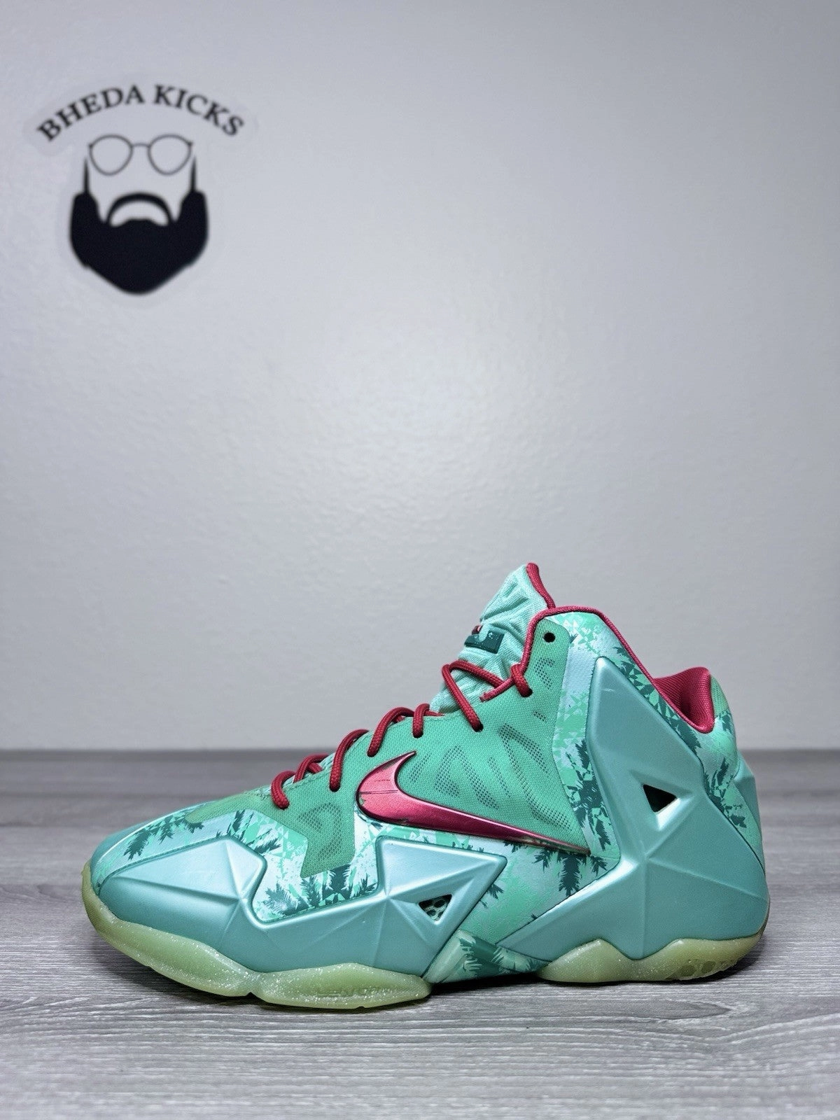 Size 7y - Nike LeBron 11 Green Glow Christmas Basketball Shoes 621712-301 Asics Custom Shoes