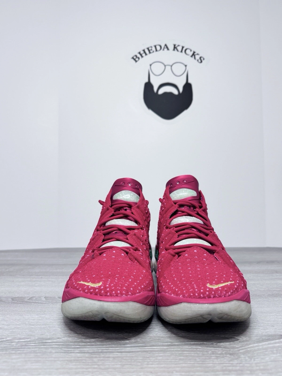 Size 9 - Nike Lebron 18 "X-mas In LA" DB8148-601 Preowned Authentic Og Asics Gt 1000 7 Running Shoes Review