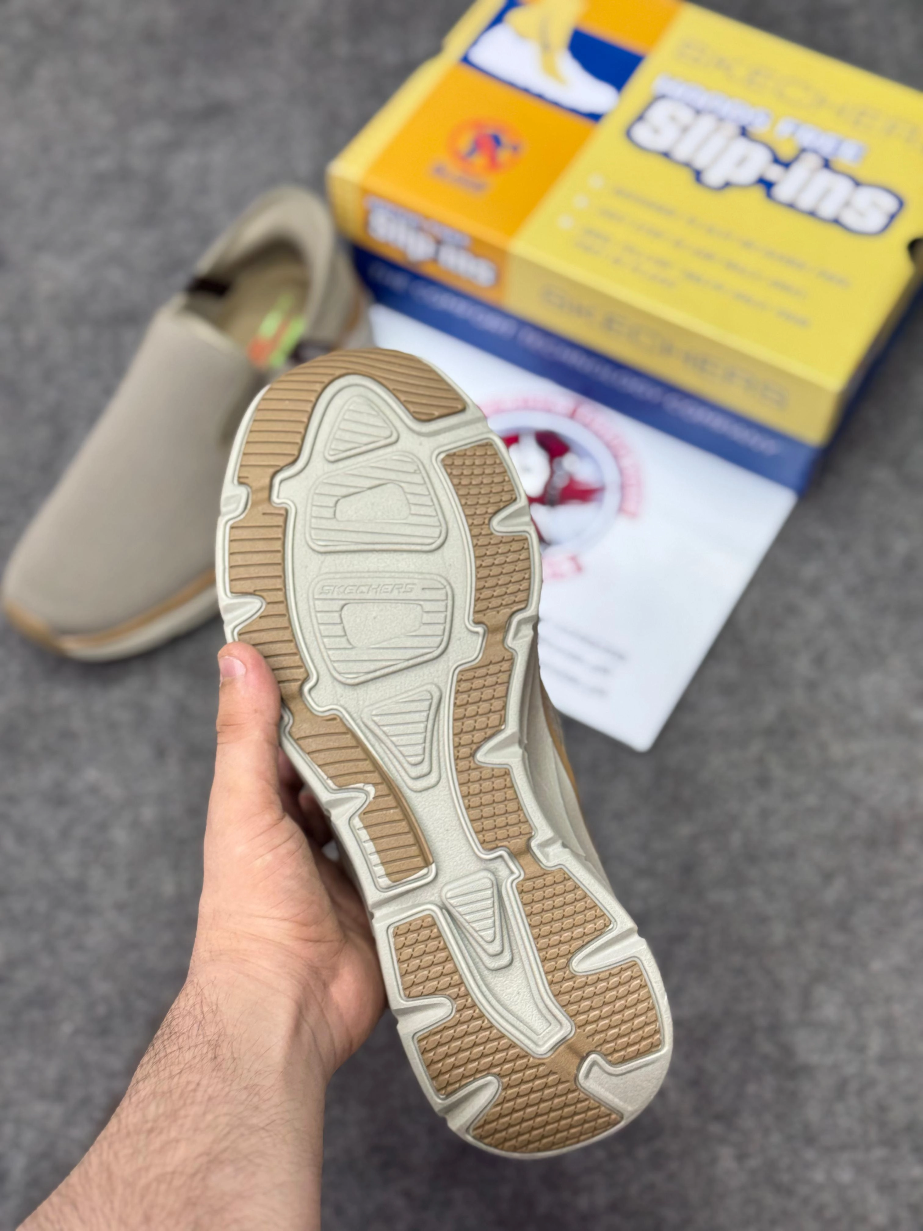 Running Shoes With Stability Skechers Slip-ins: Max Cushioning Hyper Burst 39874, Air-Cooled Memory Foam