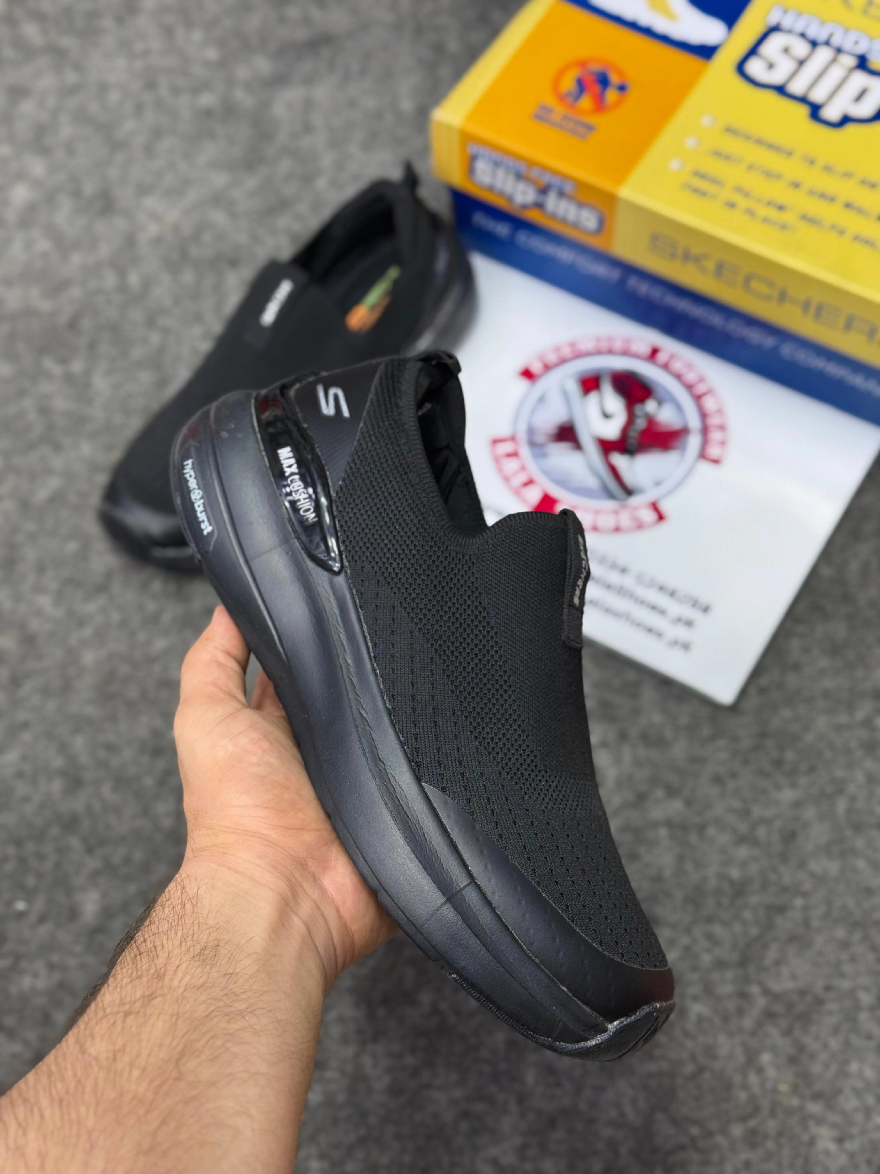 Skechers Slip-ins: Max Cushioning Hyper Burst Black 21456, Air-Cooled Memory Foam 360 Running Shoes