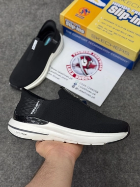 Best Shoe For Running Skechers Slip-ins: Max Cushioning Hyper Burst Black white, Air-Cooled Memory Foam