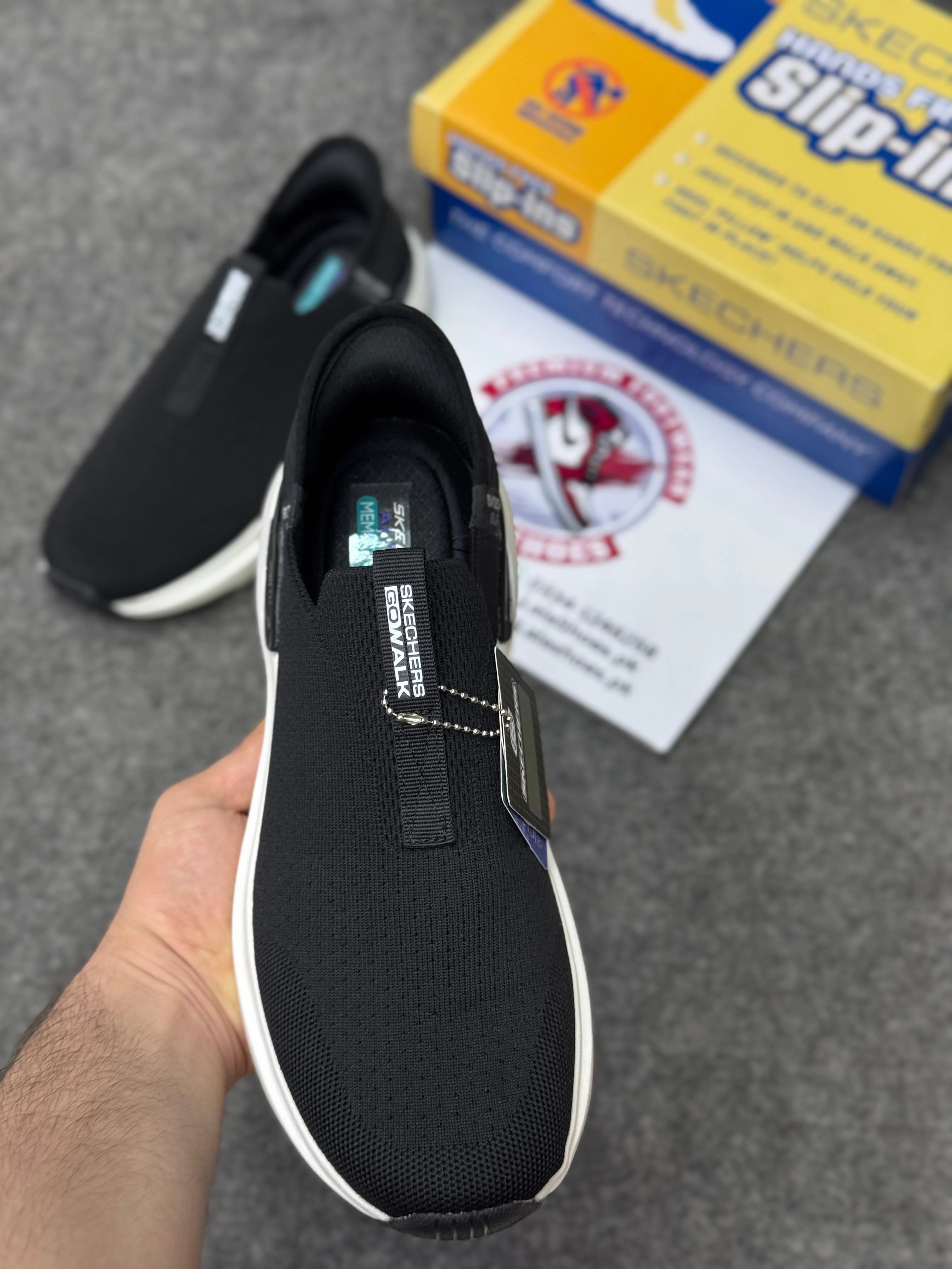 Skechers Slip-ins: Max Cushioning Hyper Burst Black white, Air-Cooled Memory Foam Running Vs Training Shoes