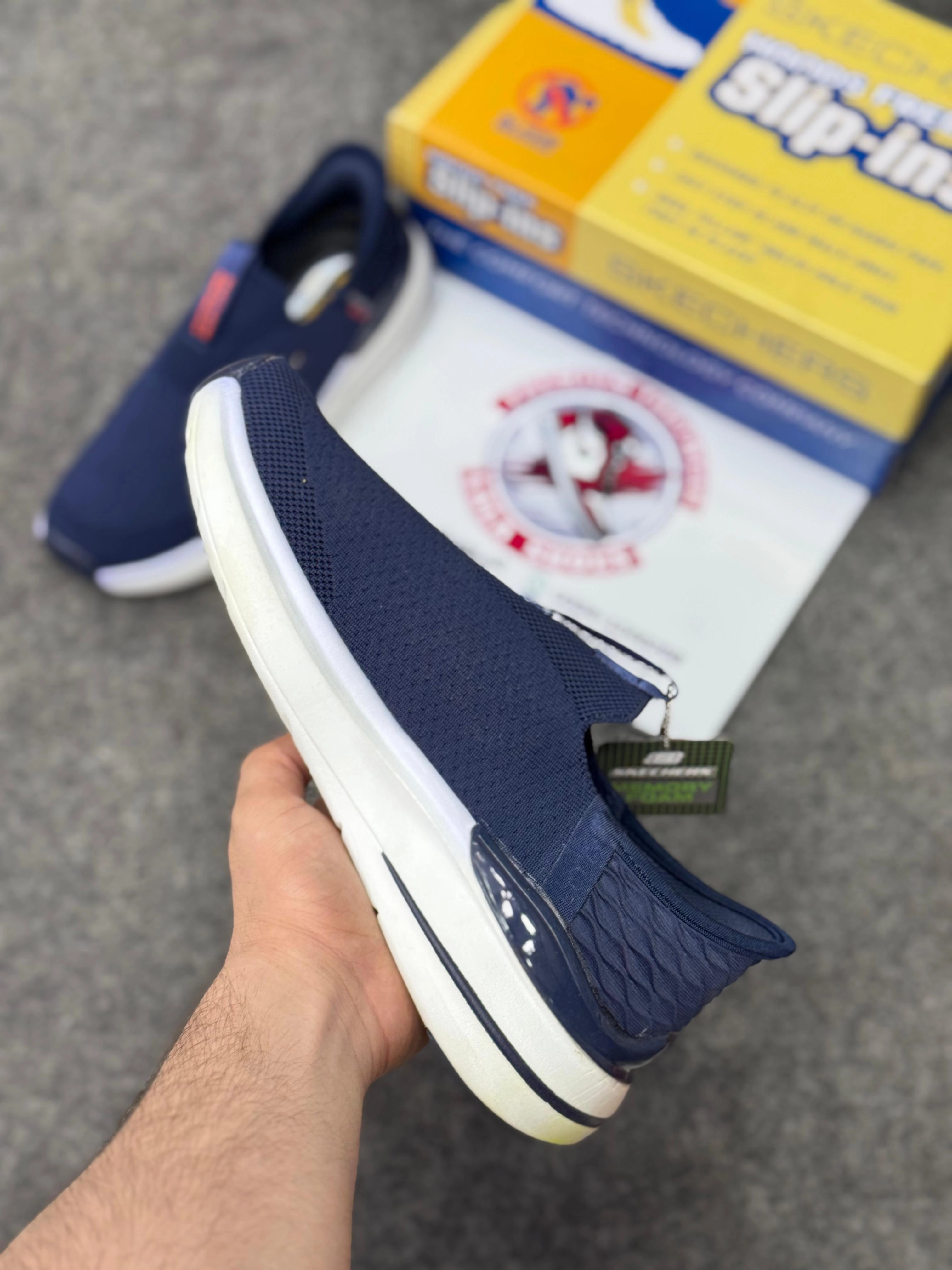 Best Long Distance Trail Running Shoes Skechers Slip-ins: Max Cushioning Hyper Burst Navy blue, Air-Cooled Memory Foam