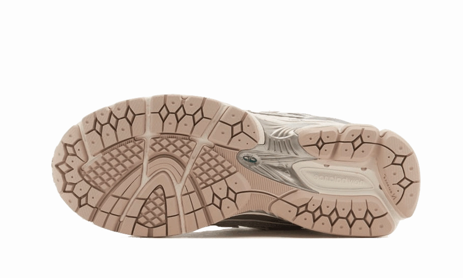 New Balance 2002r Men 1906R Silver Metallic Cream