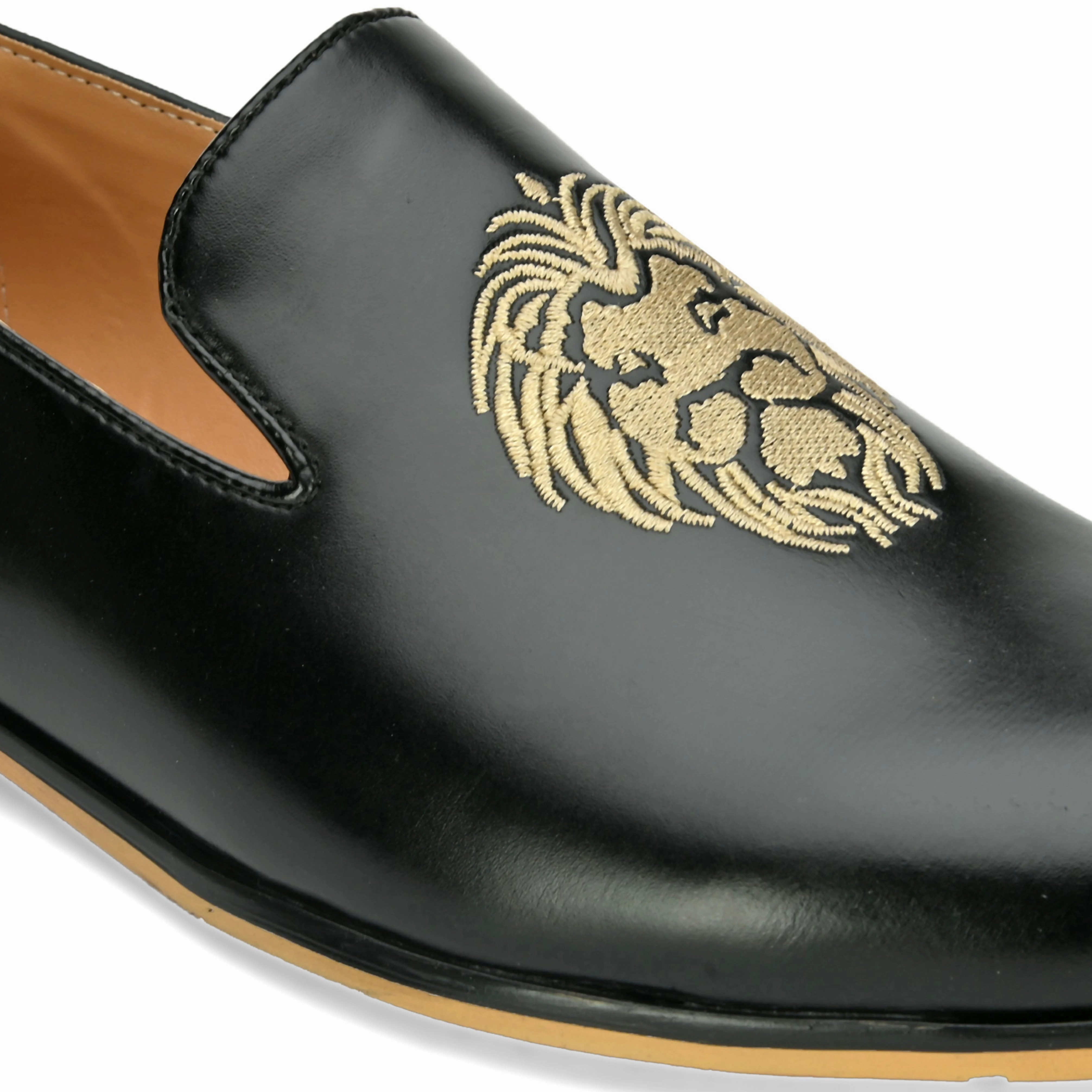 Newbalance Loafers Carlos Black Embroidered Loafers