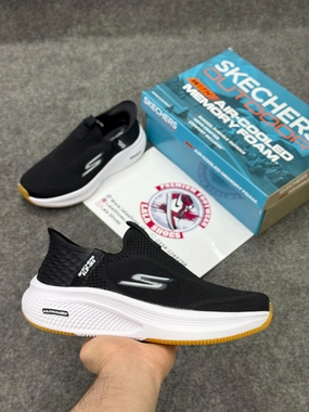 Skechers Slip-ins: Max Cushioning Black white Comfort & Air-Cooled Cushioning | Best Walking Supine Running Shoes