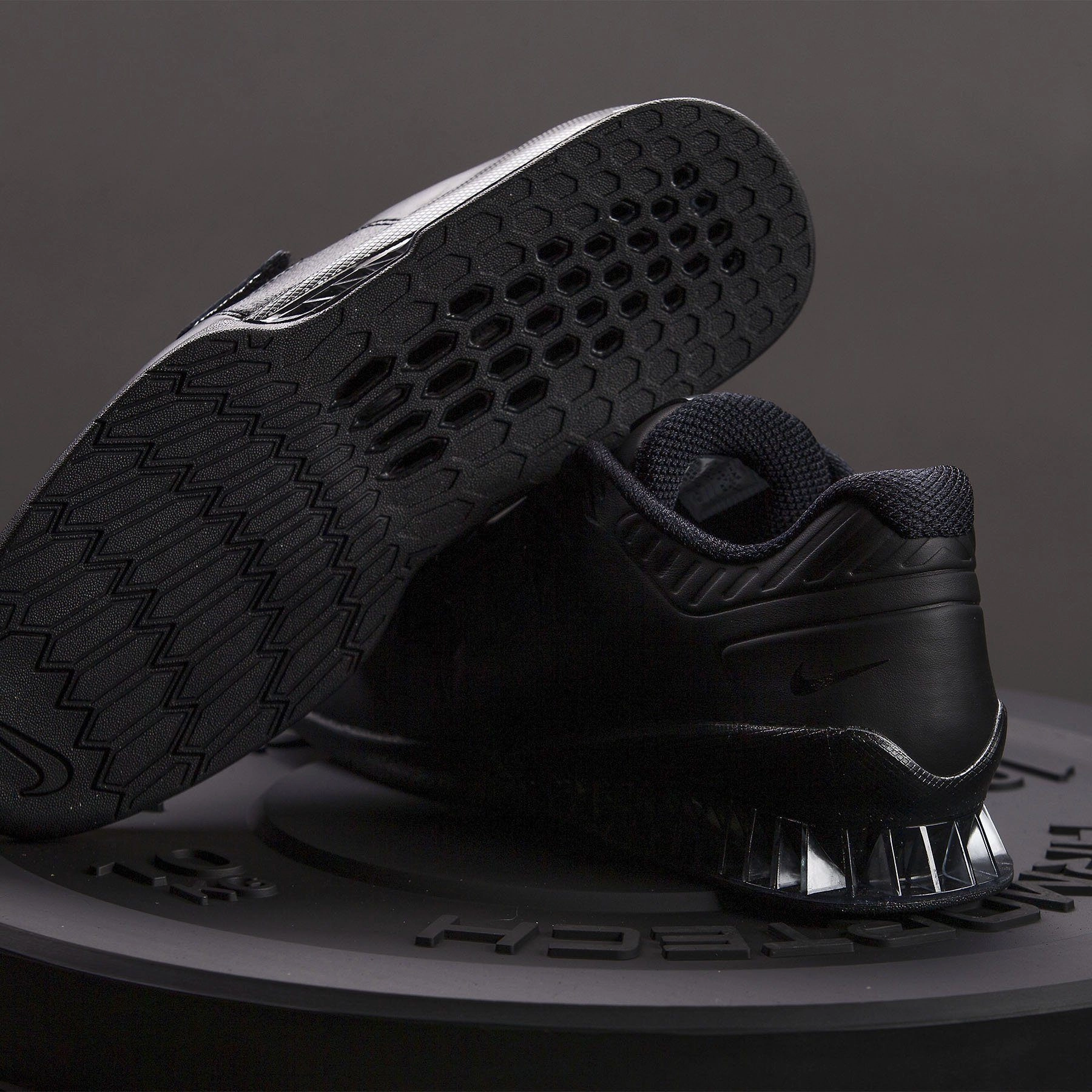 Nike - Romaleos 3 XD Women's Weightlifting Shoes (Black/Metallic Bomber Grey) Saucony Size Compared To Asics