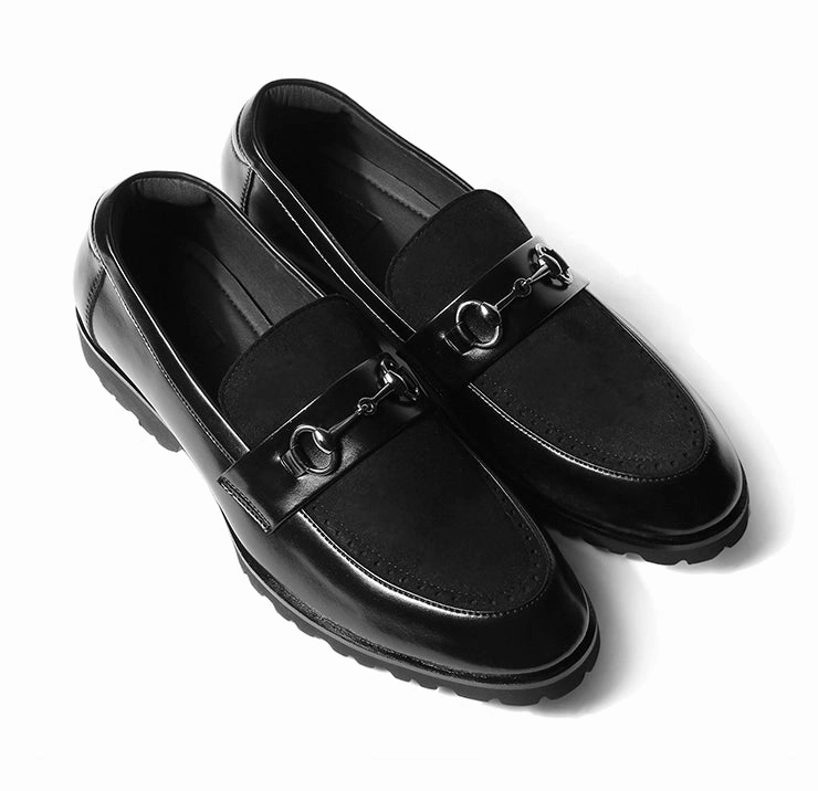 Sports Loafers Martin - Black Suede Featherlite Loafers
