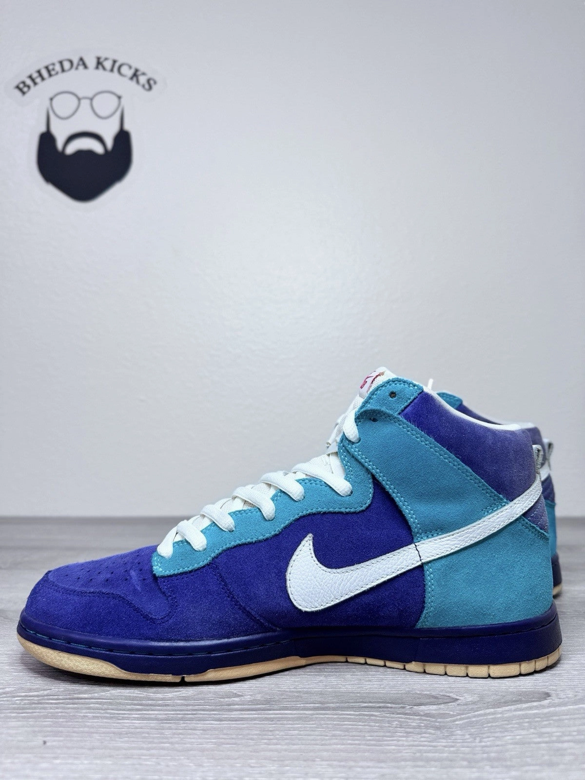 Size 11.5 - Nike SB Dunk High Pro Oceanic Airlines 2010 305050-400 Chlorine Asics 4e Running Shoes