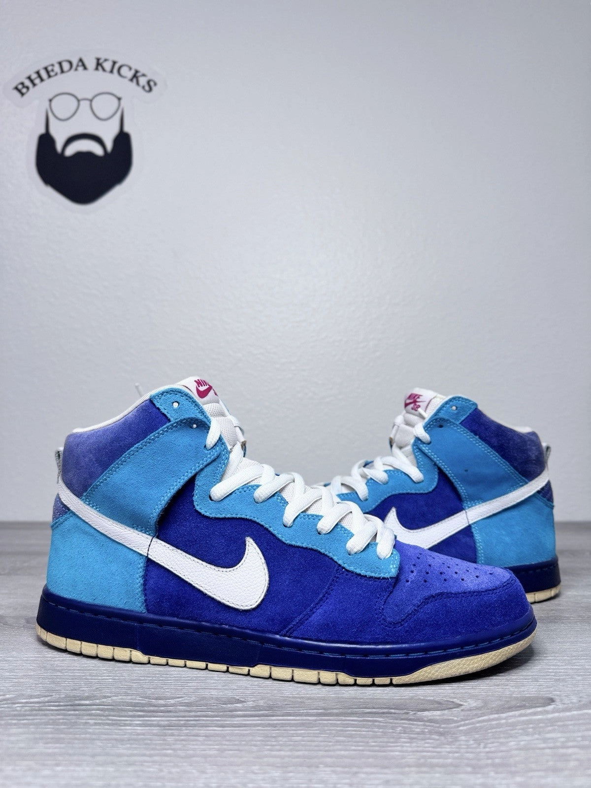 Size 11.5 - Nike SB Dunk High Pro Oceanic Airlines 2010 305050-400 Chlorine Asics Trail Walking Shoes