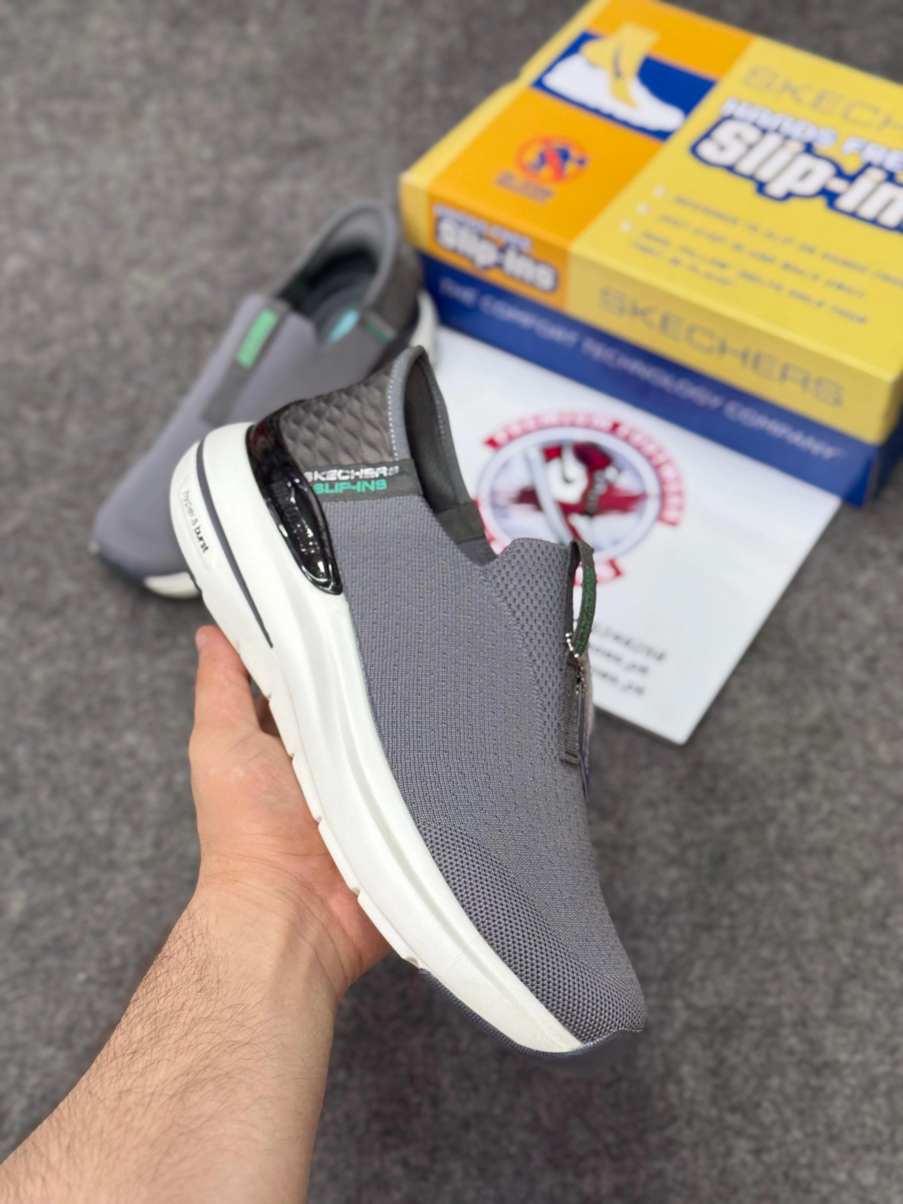 Best Running Shoes 10km Skechers Slip-ins: Max Cushioning Hyper Burst Grey white, Air-Cooled Memory Foam