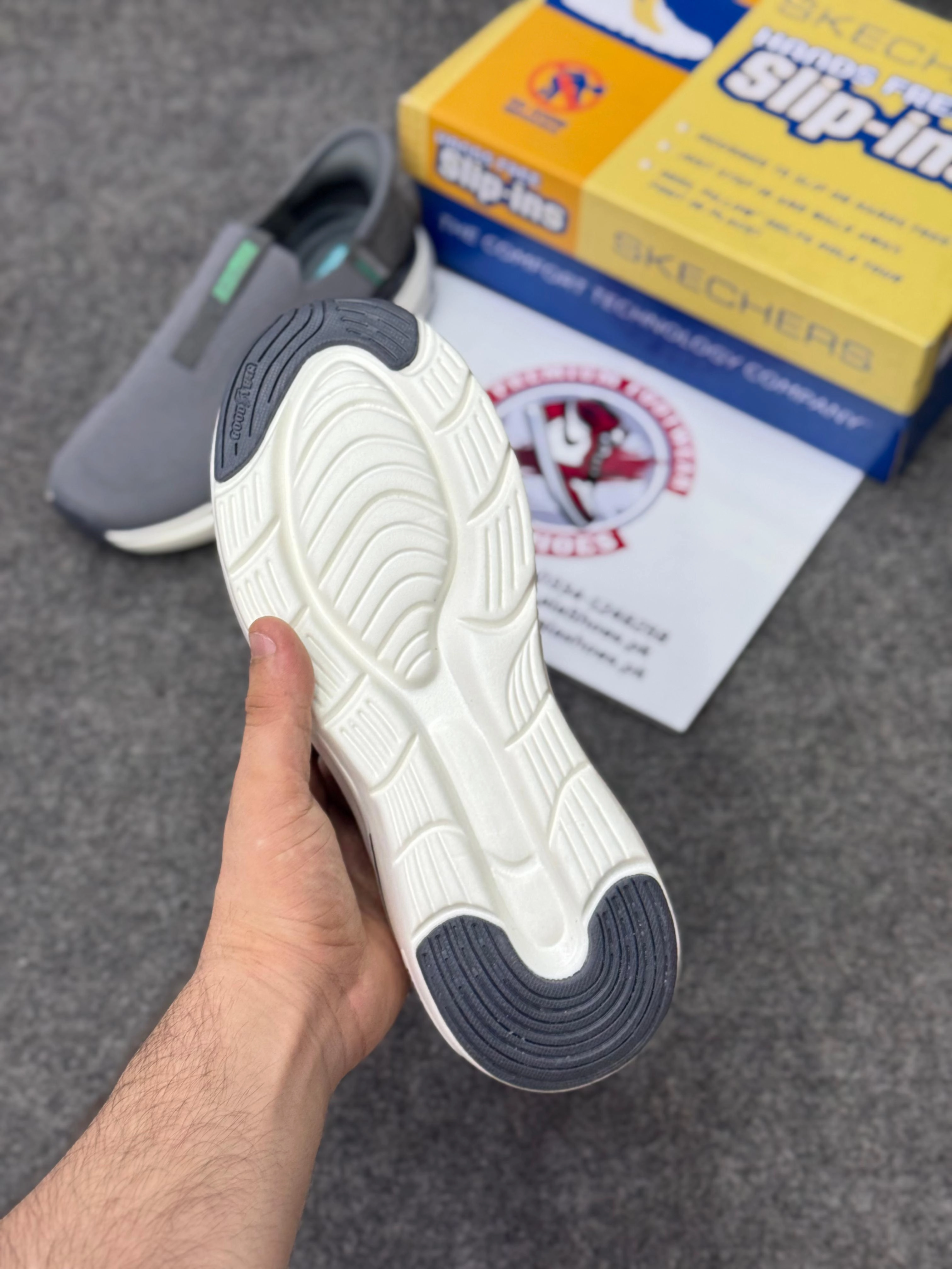 Skechers Slip-ins: Max Cushioning Hyper Burst Grey white, Air-Cooled Memory Foam Max Cushion Trail Running Shoes